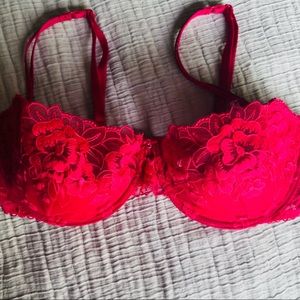Victoria’s Secret Angels Balconet Bra 34DD